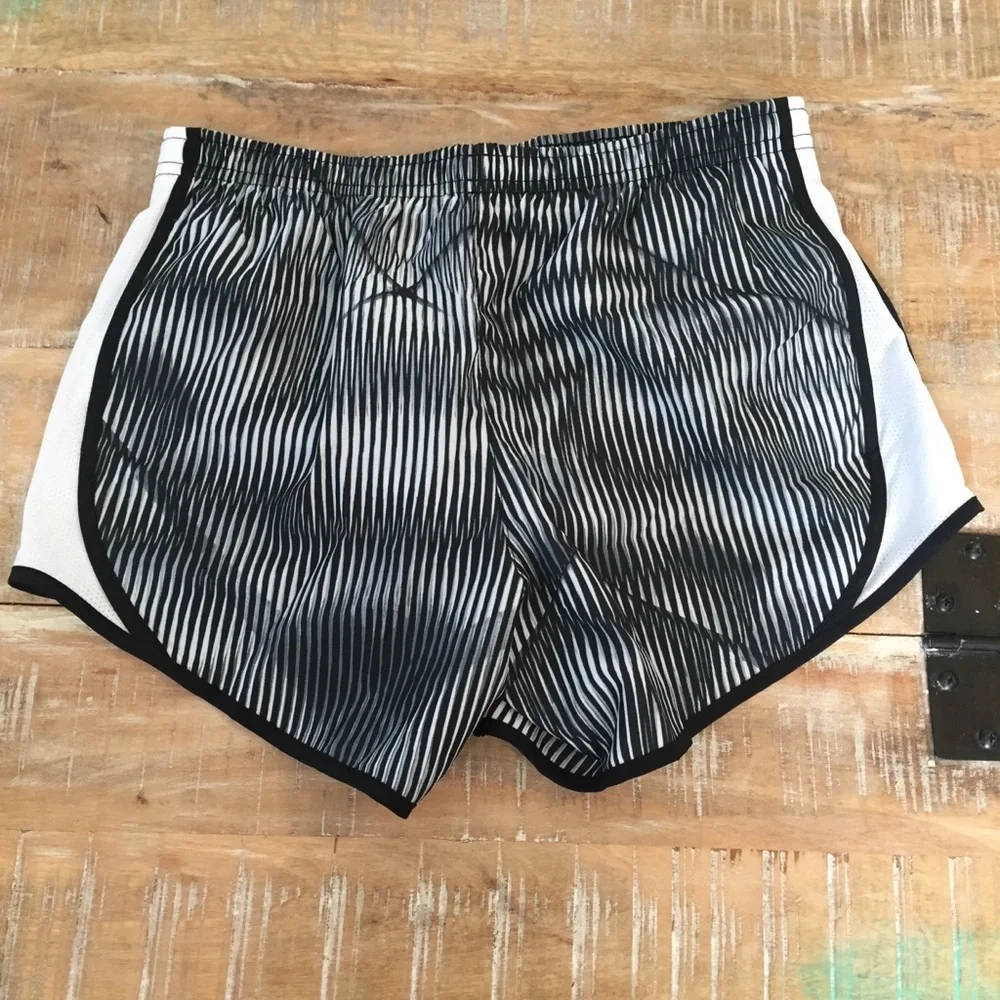 NWT Nike Dri-Fit Stripe Print Tempo Shorts girls